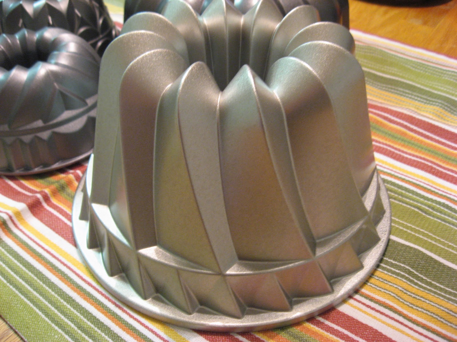 Di's Kitchen Notebook I like big bundts, too