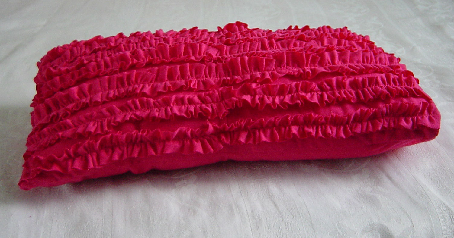 L'Atelier DIY ruffles cushion cover