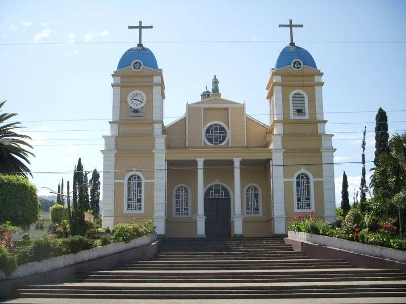 Munroes in Costa Rica Las Iglesias Catolicas de la Zona Los Santos.....
