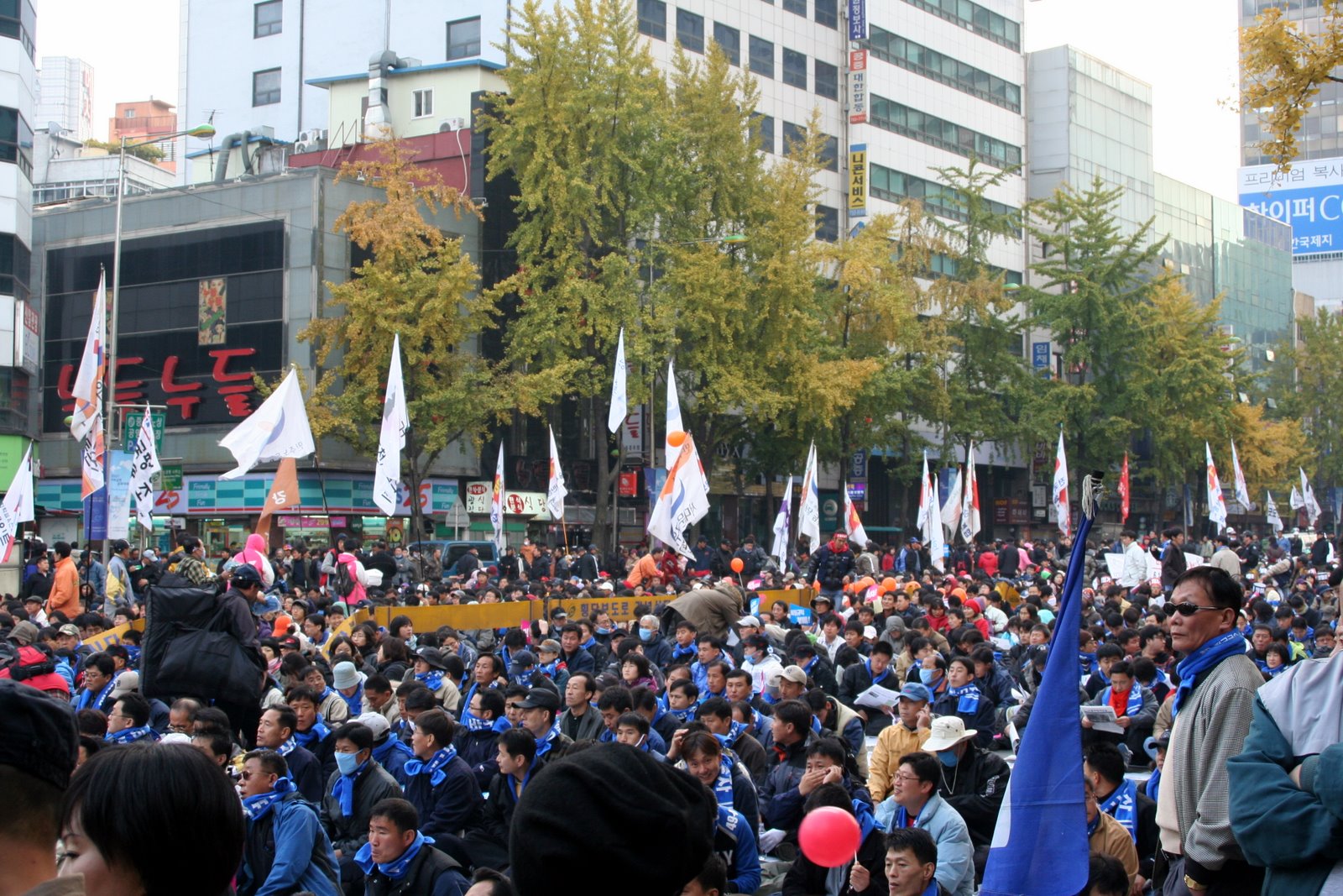 [Protest-Riot+Police+080.JPG]