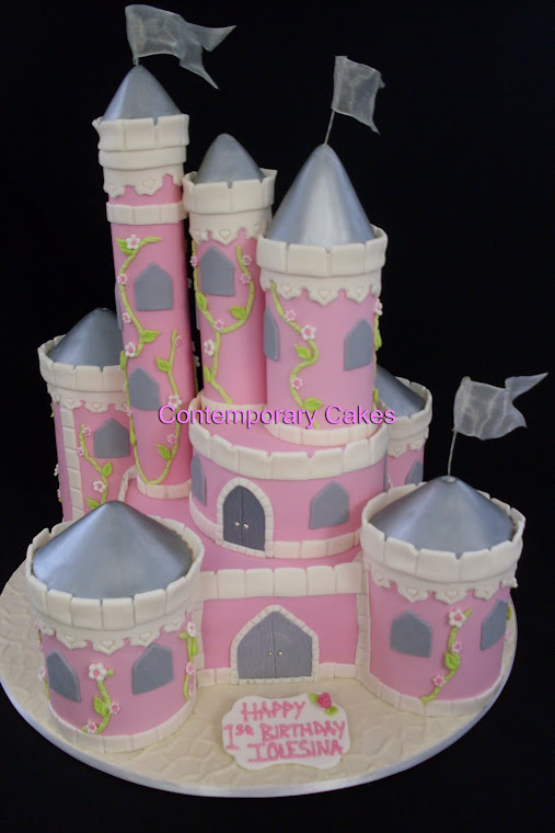 Iolesina First Birthday Cake for a Princess