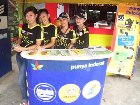 [Cewek-SPG-Indosat.jpg]