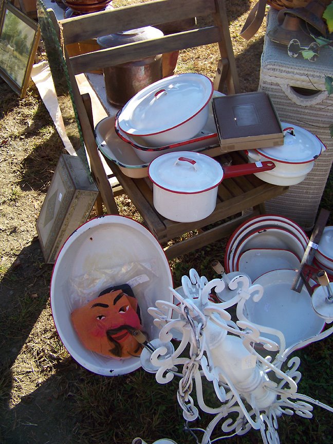 [Flea_vntg_ktchwr.jpg]