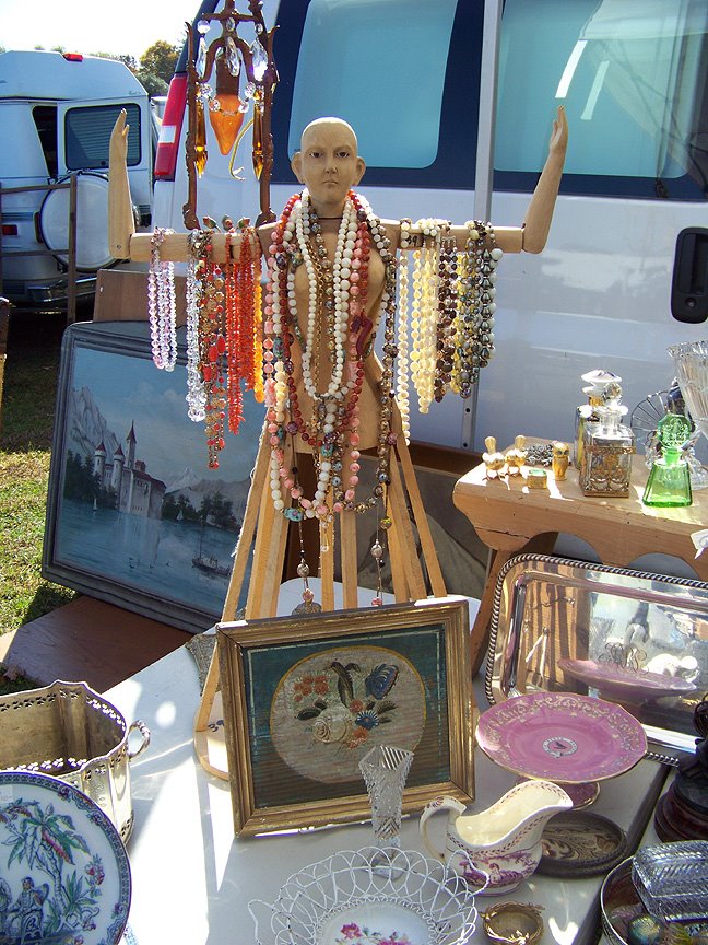 [Flea_Ncklc_mnqn.jpg]