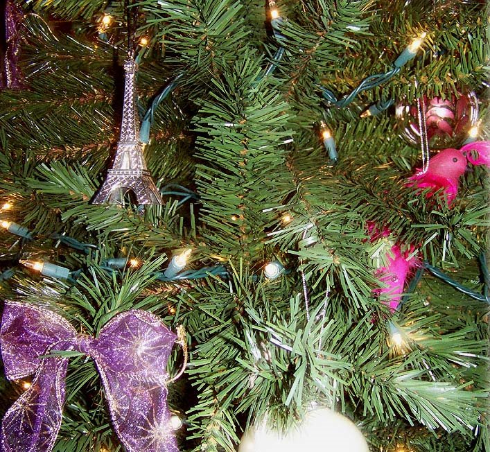 [Eiffel_ornament.jpg]