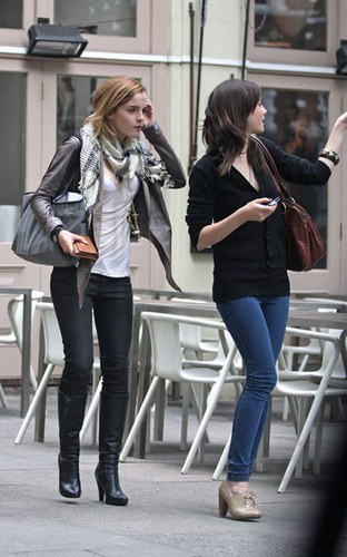 [emma-watson-20090525-511359.jpg]