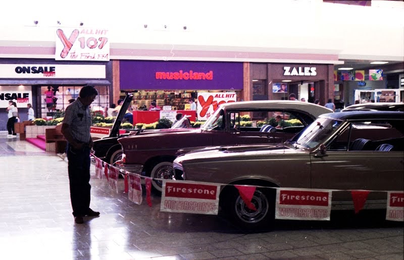 Neato Coolville 1987 CAPITAL MALL CAR SHOW JEFFERSON CITY, MO