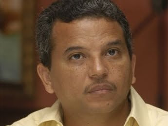 http://2.bp.blogspot.com/_PGoHLClYavE/TDc_HO_wiiI/AAAAAAAANco/MrsWz49uDPo/s400/Fidel+Santana.jpg