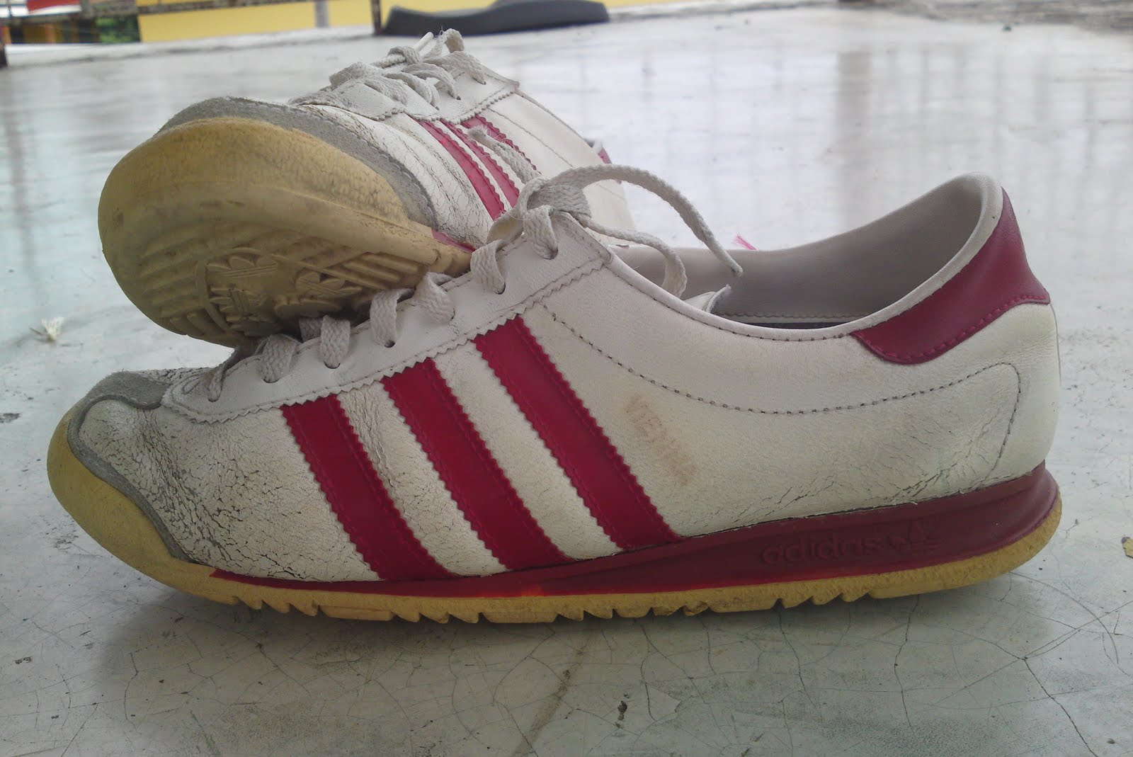 pArT tiMe bUnDLe Vintage Adidas Vienna Shoes (SOLD)