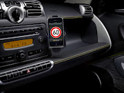 L'iPhone nouveau média de la voiture communicante (kit smart iphone )