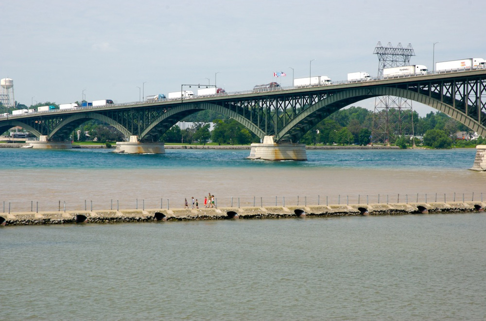 [split-river.jpg]