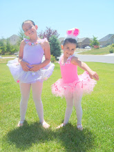 As bailarinas da casa.