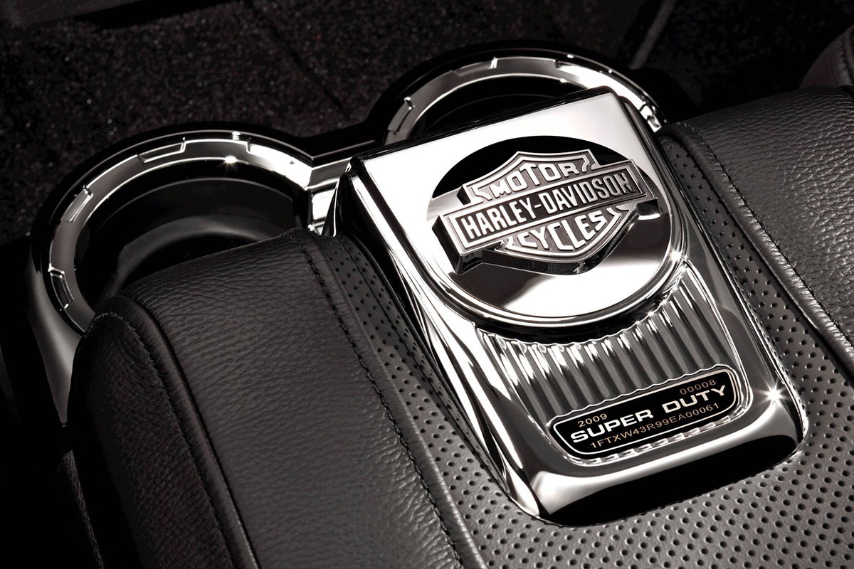 http://2.bp.blogspot.com/_PTD5maQUmOI/TRnPtWmIFYI/AAAAAAAAARM/NB6U4kyuPhg/s1600/Ford-F-450_Harley-Davidson_2009_1600x1200_wallpaper_03.jpg