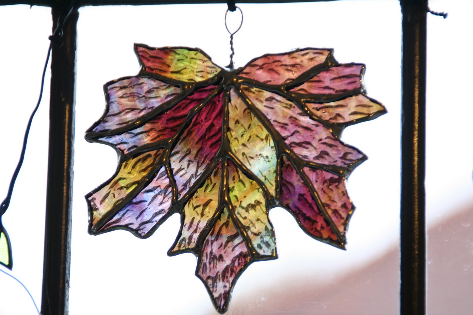 Chiaki's work Stained Glass LeafAutumn purple 1