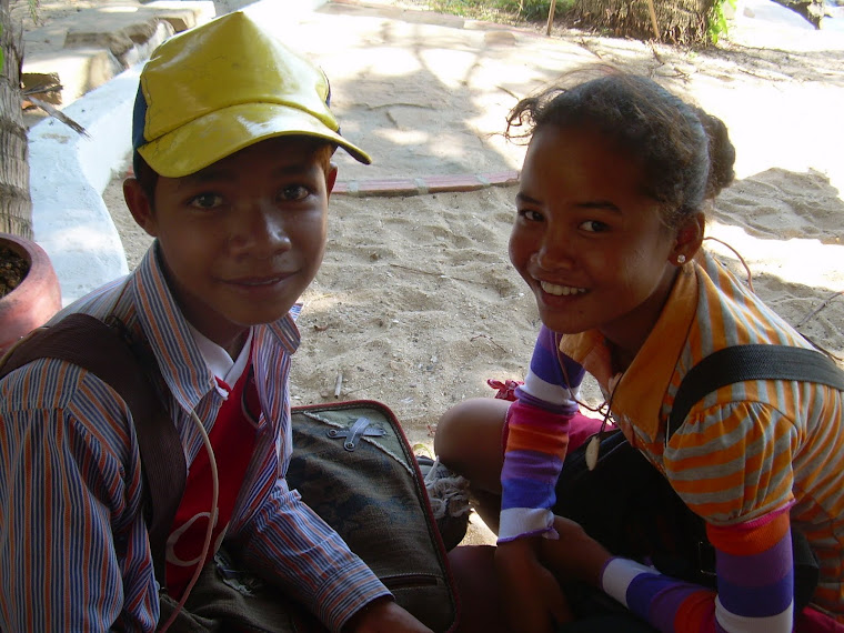 The bracelet sellers