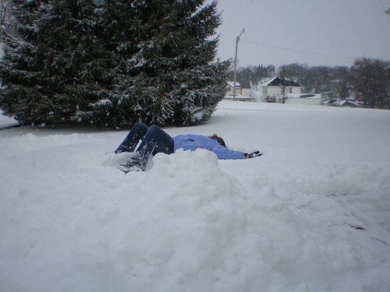 [Layinginsnow.jpg]