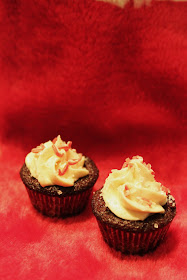 Om Noms By Kelly Mini Gingerbread Eggnog Cupcakes