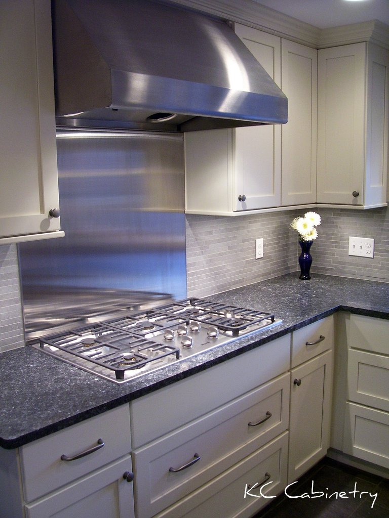 KC Design and Renovation Stainless Steel Hood & Backsplash
