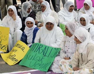 Protesto de mulheres curdas em Ancara