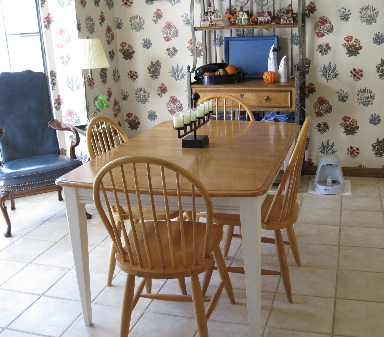 The Dull and the Dutiful: New Breakfast Table!