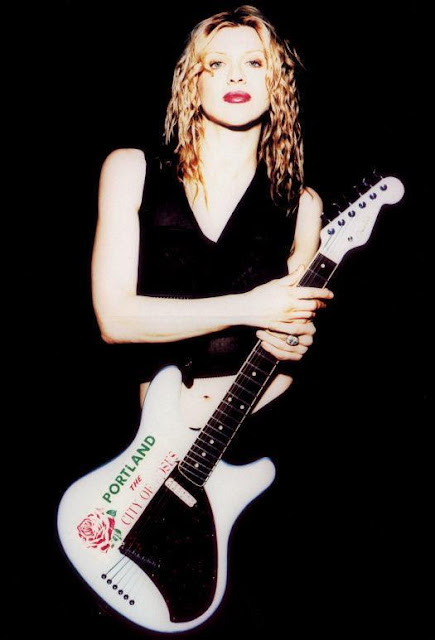 Lil' Blonde Darling: Courtney Love! ~ Darian Darling: A Guide To Life