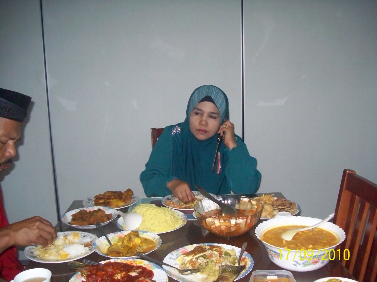 KASTURI: Jamuan Makan-Makan Sempena Hari Raya Aidil Fitri 2010