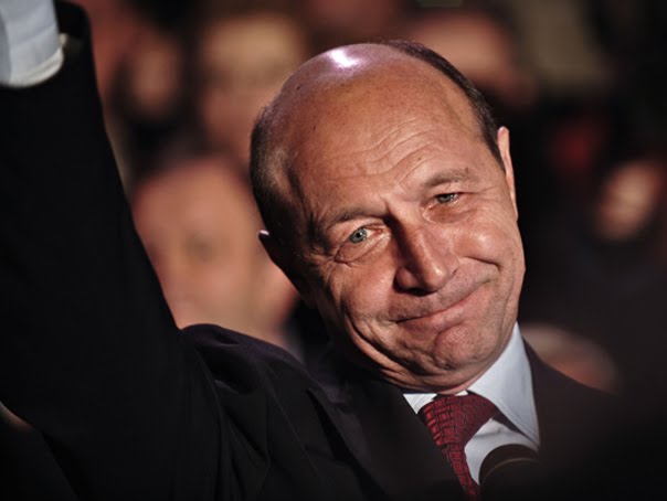 ACEST BLOG ESTE UN PAMFLET DAR BASESCU  ARE DREPT LA REPLICA,DA CLICK MAI JOS PE SITE-UL LUI