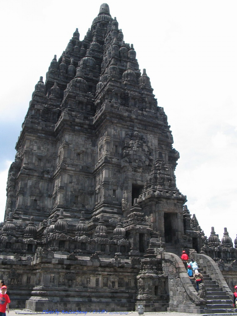 [d10016prambanan6da.jpg]