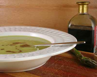 An asparagus soup, with everyday and elegant versions