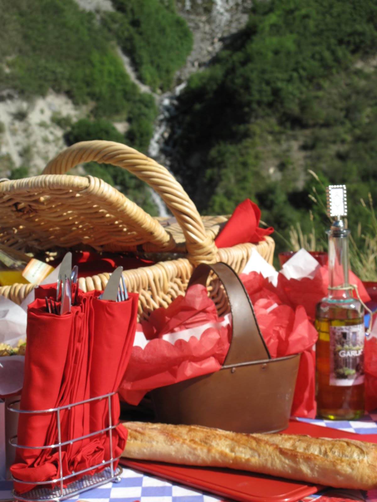 Bridal Veil Falls Picnic Tablescape Purple Chocolat Home