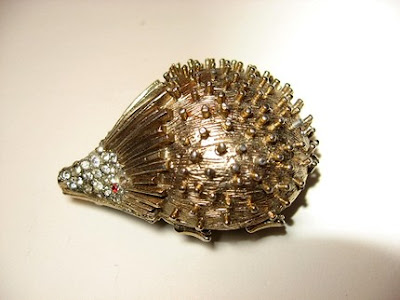 Bronze%20Hedgehog%20Brooch.jpg