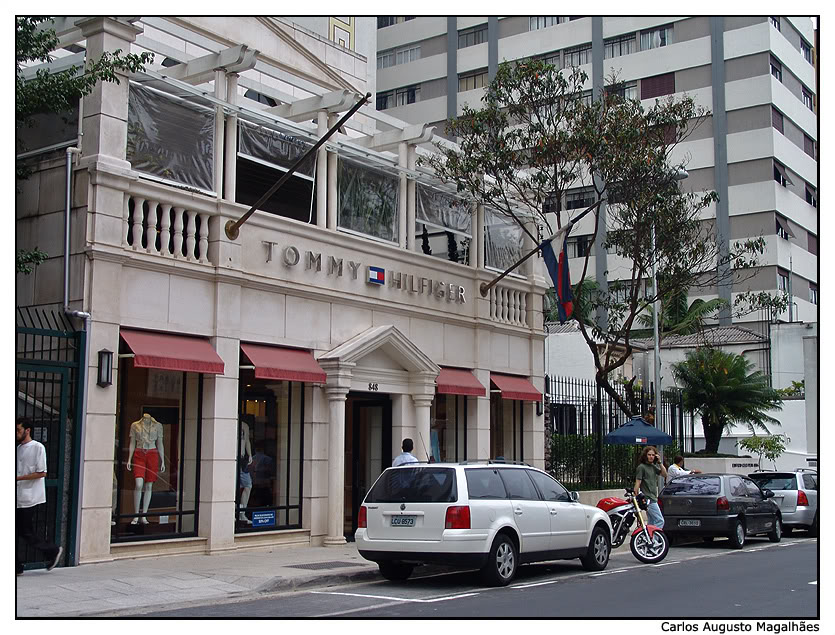 Tommy Hilfiger abre loja na Rua Oscar Freire