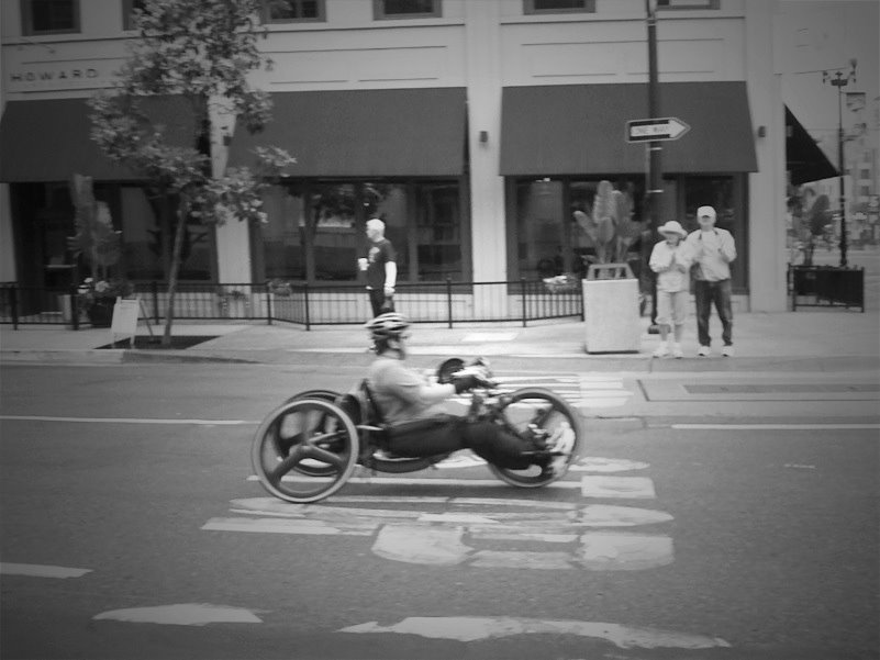 [marathon_1wheelchair2.jpg]