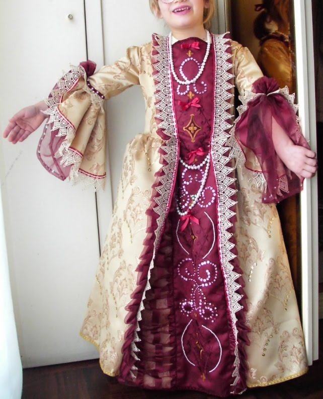 Modelli per cucire costumi di carnevale