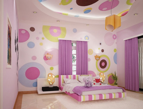 Modernes-buntes-Kinderzimmer-Design-mit-King-size-gestreiften-Bett-rosa-Vorhänge-Tapeten-von-Punkten-und-wunderschönen-Kronleuchter