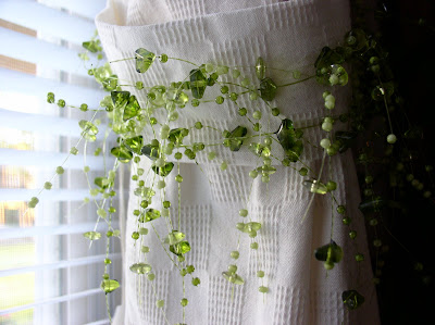 Cackleberry Cottage: Bead Garland--A Decorating Dream!