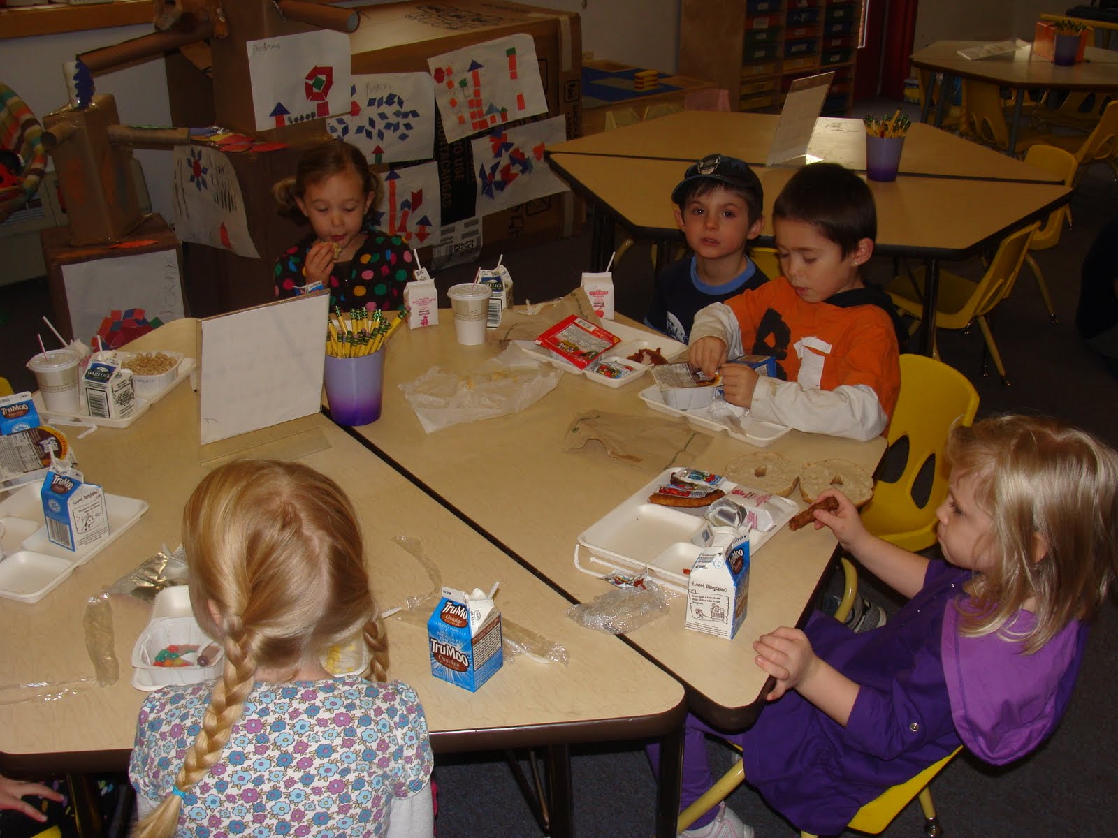 Mrs. Davison's Kindergarten Breakfast Club In Kindergarten!