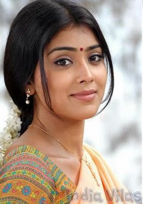 Shriya Saran Pics turns hot