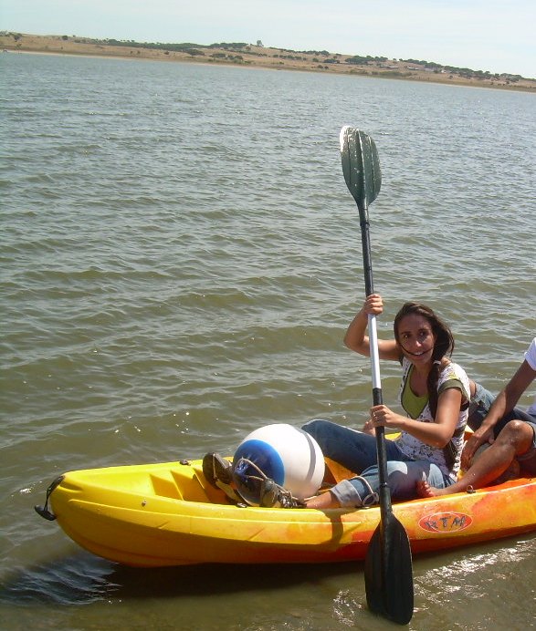 [Filipa+canoa.JPG]