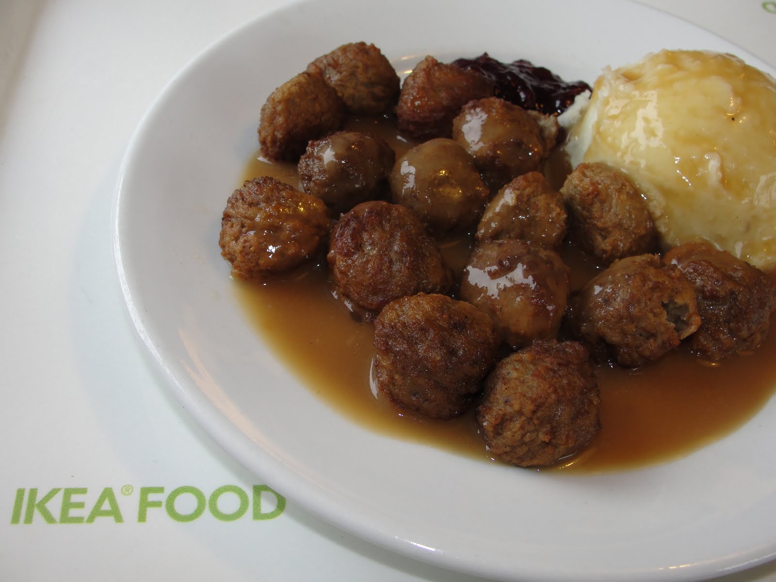 foodnotes78 Swedish meatball with lingonberry jam and mash potatoes