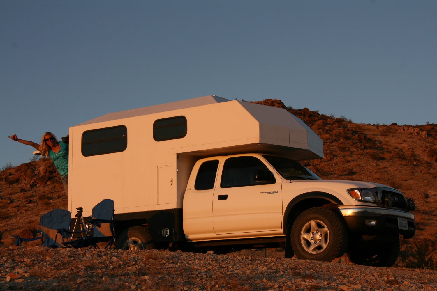 camperbacklean2.JPG