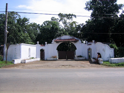 Entrada de Villa Los Cocos, Sanatorio de Santiago de las Vegas.