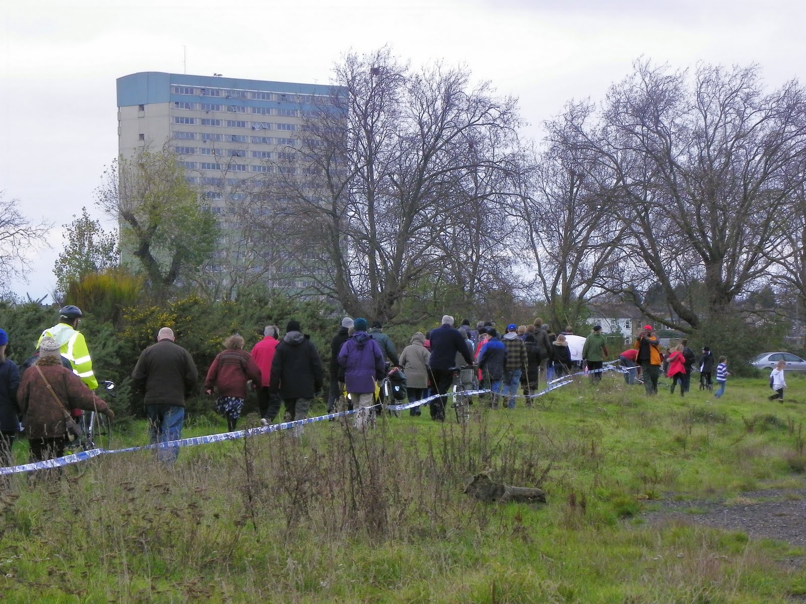 Random Blowe 'Police' Lose TugofWar To Residents On Wanstead Flats