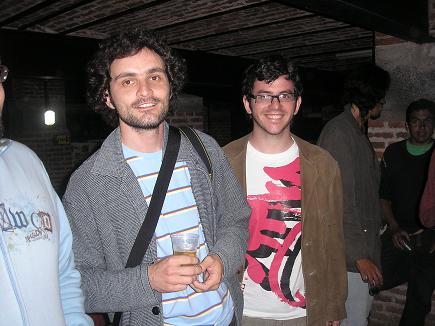 Ariel Torti y su amigo expositor, Juan D. García