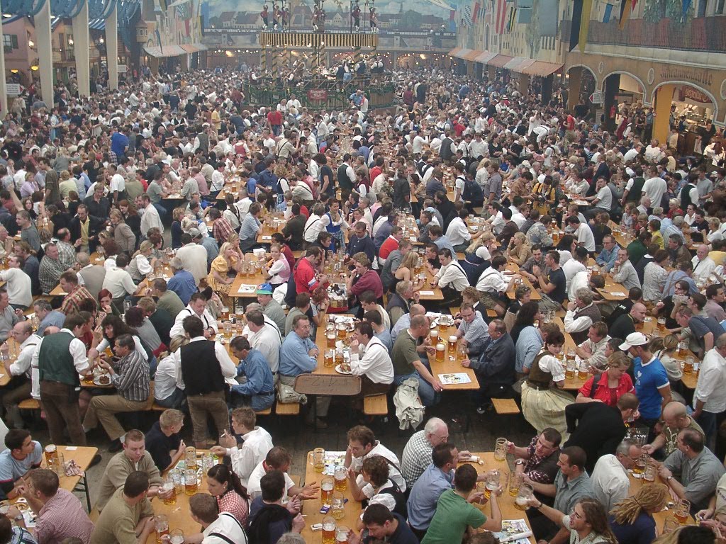 [Oktoberfest_bierzelt.JPG]