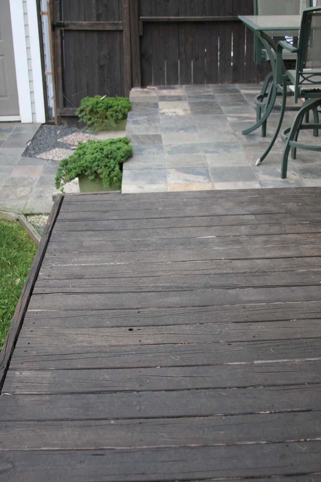 [deck2.JPG]