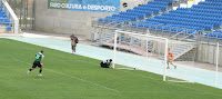 Sequência do golo do Farense por Della Pasqua (imagem 1) - Foto de José Luís Silva