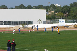 Bruno superioriza-se para fazer o 1º golo do encontro