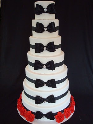 [Black+Bow+and+Broach+Cake[1].JPG]