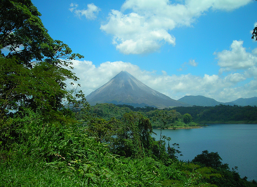 Costa Rica Lake Arenal Real Estate: Expats on the move: Establishing